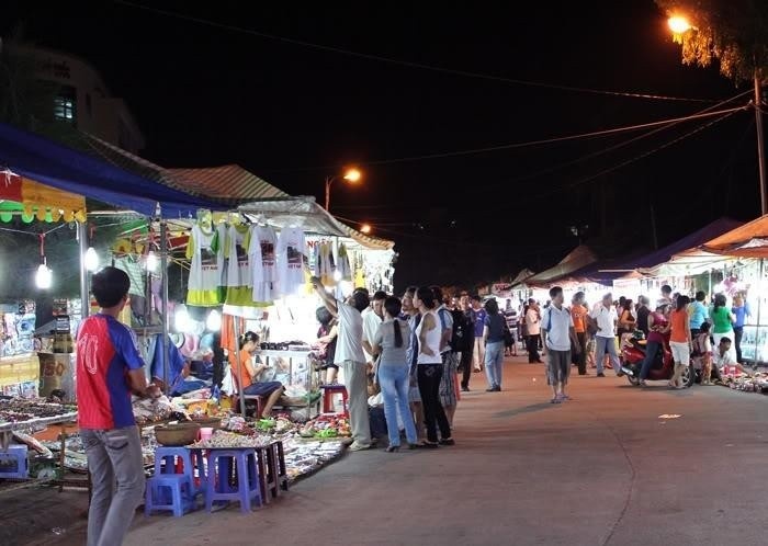 Exploring cuisine paradise in Dinh Cau night market in Phu Quoc 