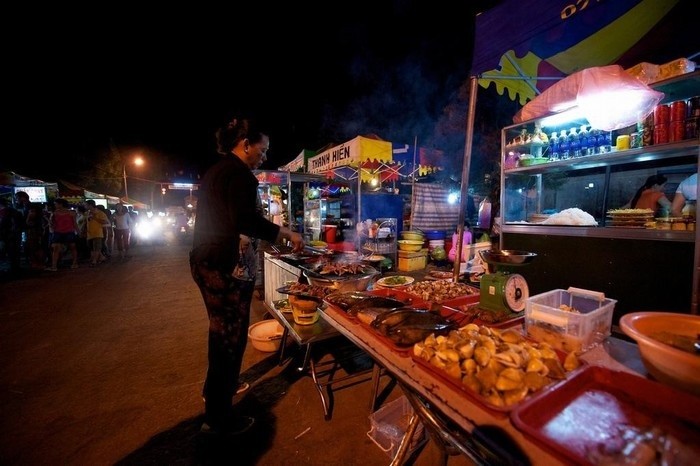 Exploring cuisine paradise in Dinh Cau night market in Phu Quoc 