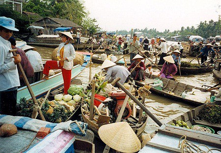 Can Tho floating market