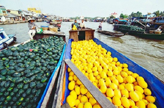 Cai Be floating Market in Tien Giang