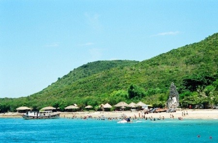 Hon Tam island