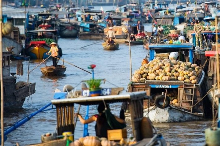 Cai Rang floating market 