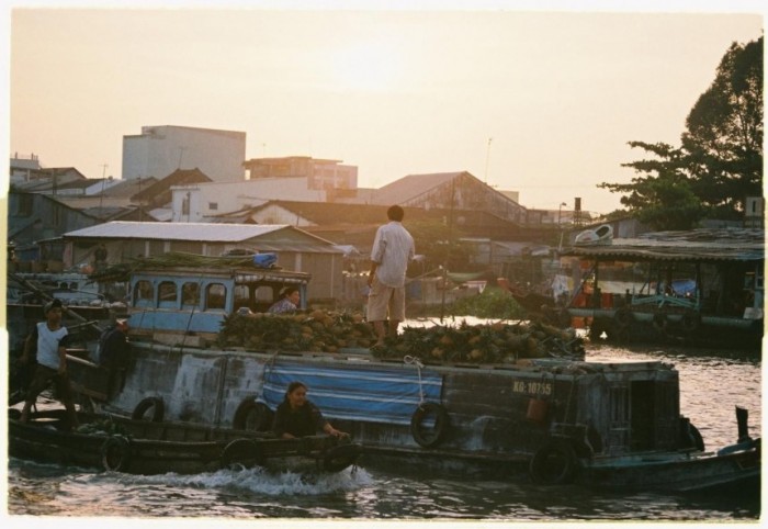 Cai Rang floating market 