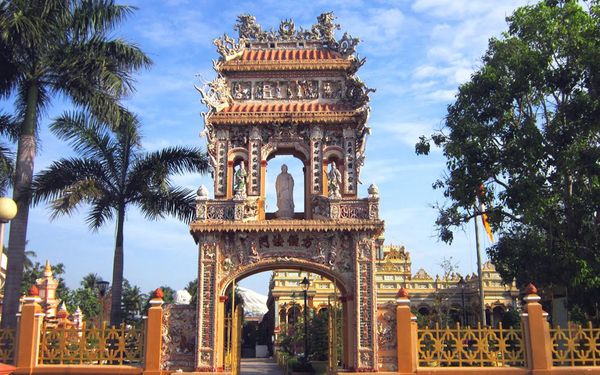 Cổng chùa Vĩnh Tràng