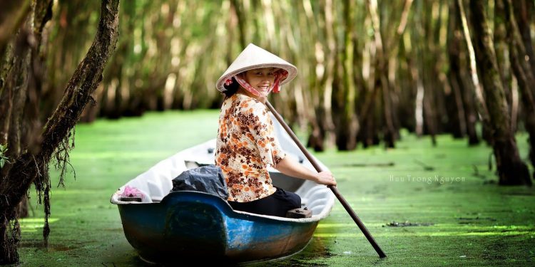 Tour du lịch miền Tây khám phá rừng Tràm bằng xuồng ba lá 3 ngày 2 đêm