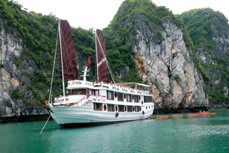 Tour Hạ Long 2 ngày 1 đêm với du thuyền Cánh Buồm Phương Đông