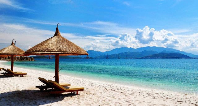 Có một Bãi biển Xuân Thiều đang đợi bạn đến khám phá