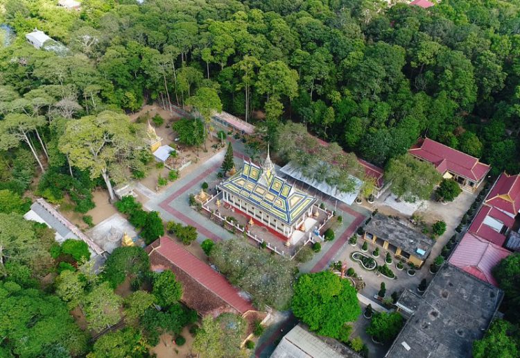Khám phá Chùa Kompông Chrây (Chùa Hang) Trà Vinh