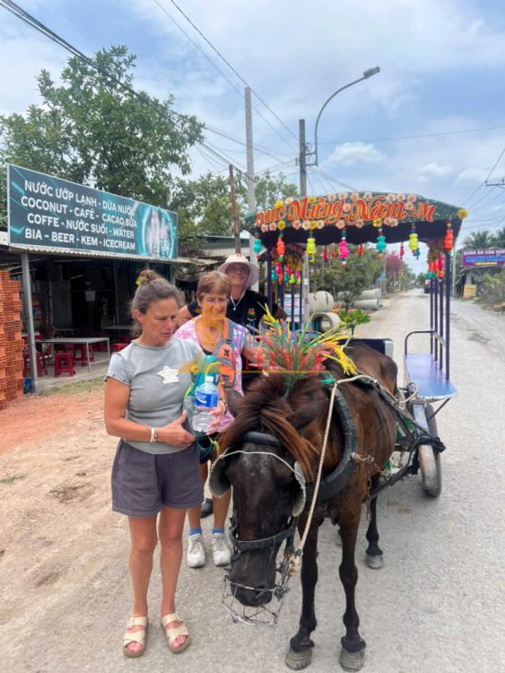 Ms. Elish Barnett tham gia tour Mekong 3 days exit Phnom Penh