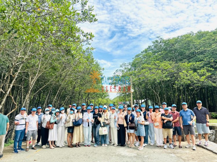 KÝ ỨC MỘT NGÀY CẦN GIỜ – 32 THÀNH VIÊN, MỘT HÀNH TRÌNH ĐÁNG NHỚ